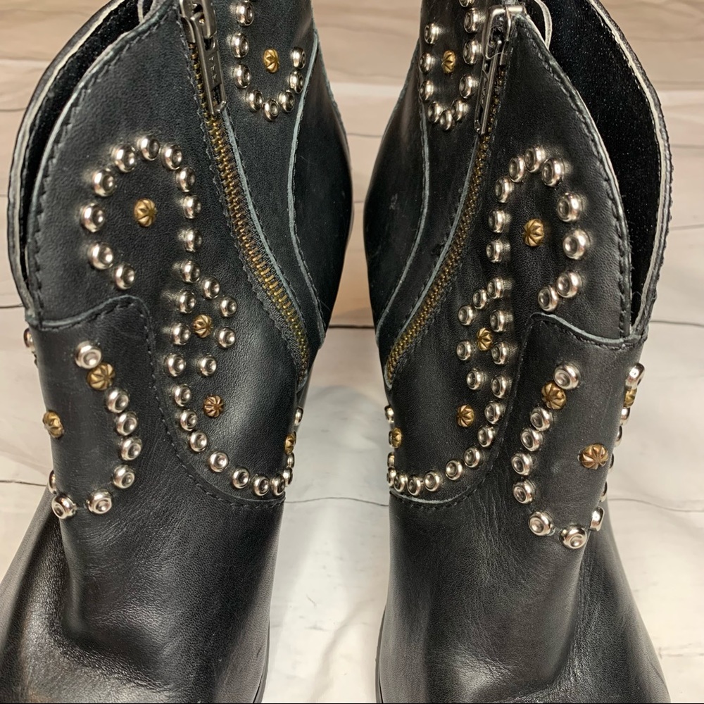 Steve Madden Awsum Black Ankle Boots Studs Leather Size 10 - Picture 8 of 10